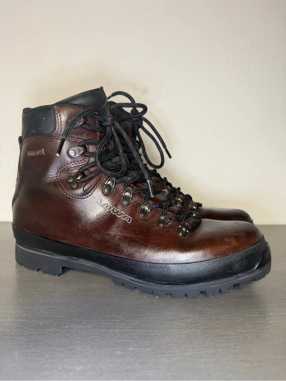 Lowa Hiking Boots Mens Sz 10 Leather Waterproof Outdoor Brown Vibram Gore-Tex